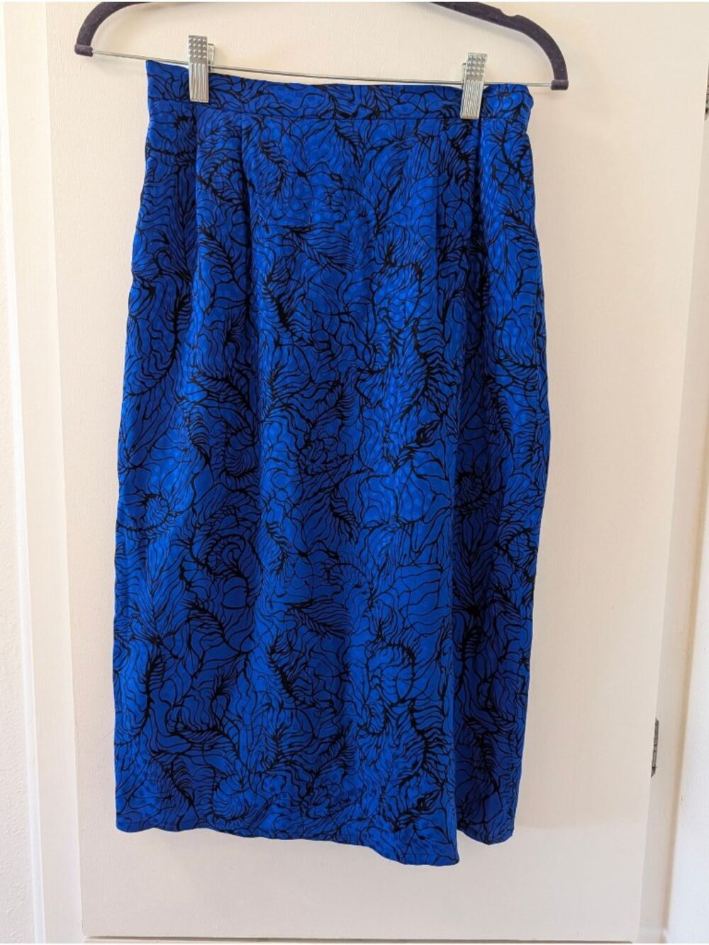 Vintage Francesca of Damon for Starington 100% Silk Blue & Black Floral Midi Ski
